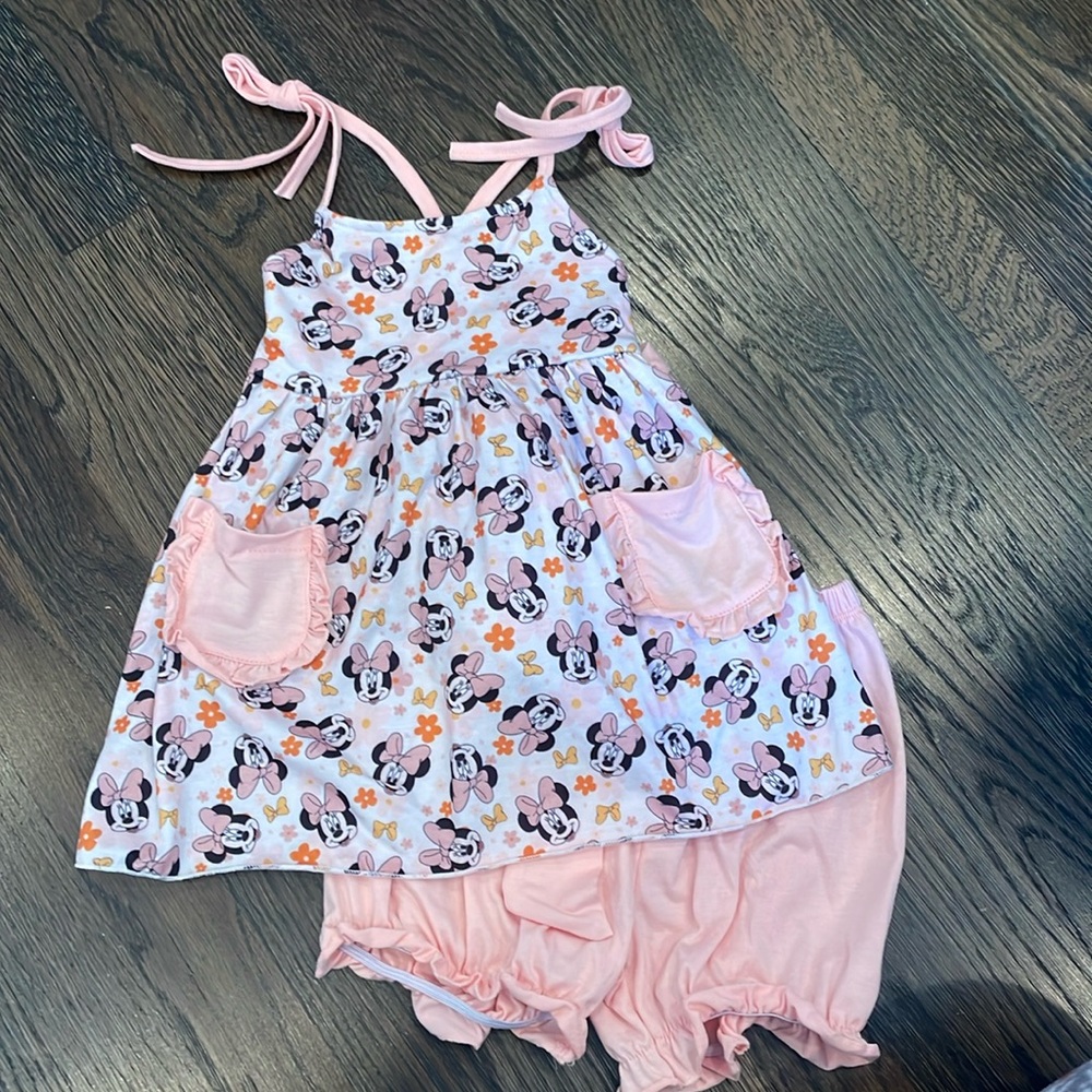 Like new Minnie Mouse boutique outfit